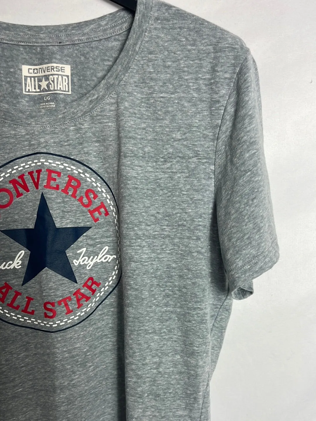 CONVERSE. Camiseta gris logo. T L (M)