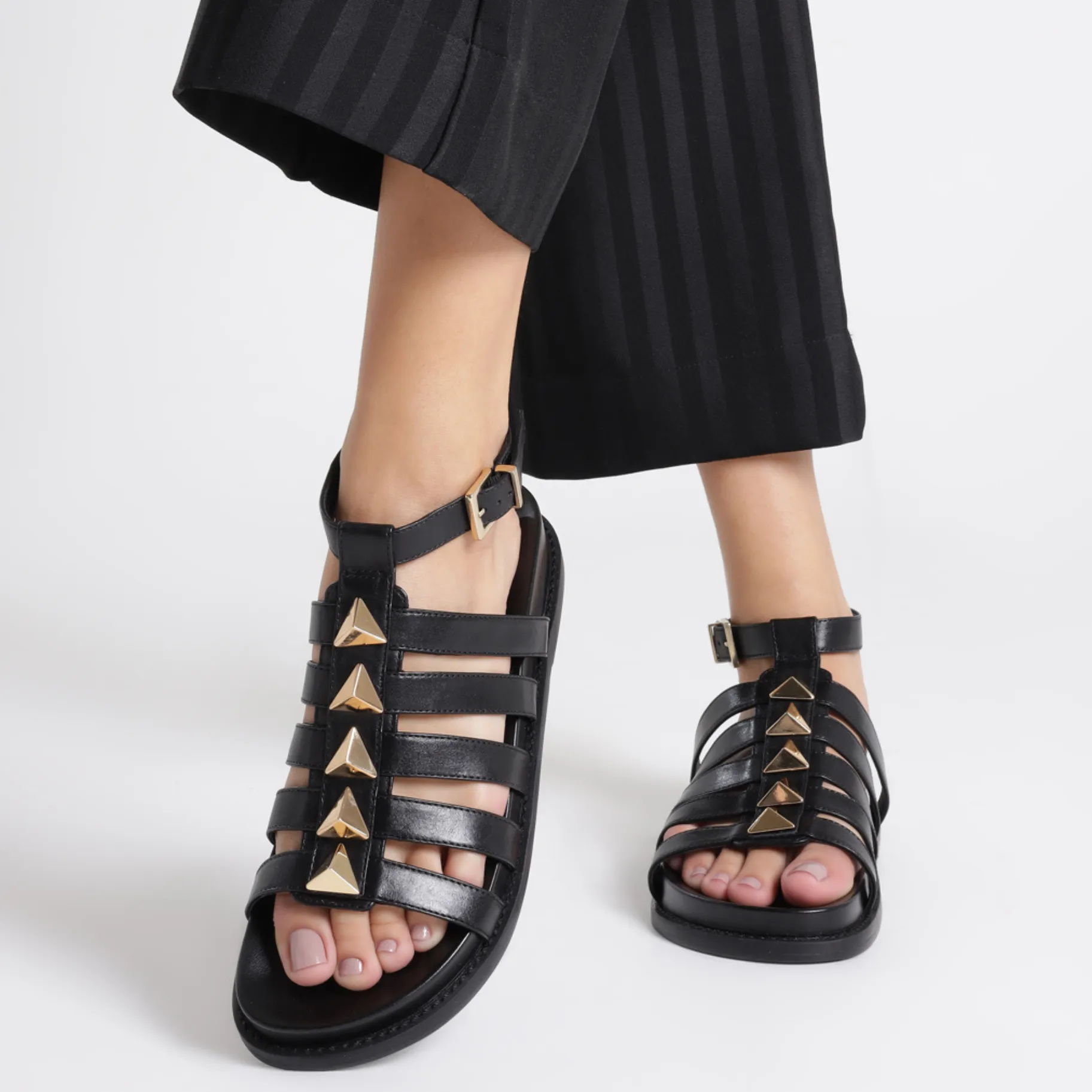Kyrie Sporty Leather Sandal